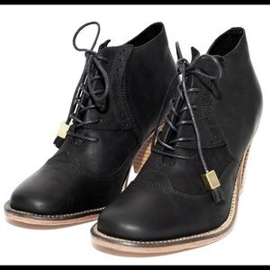 J Shoes Sidesaddle shoes